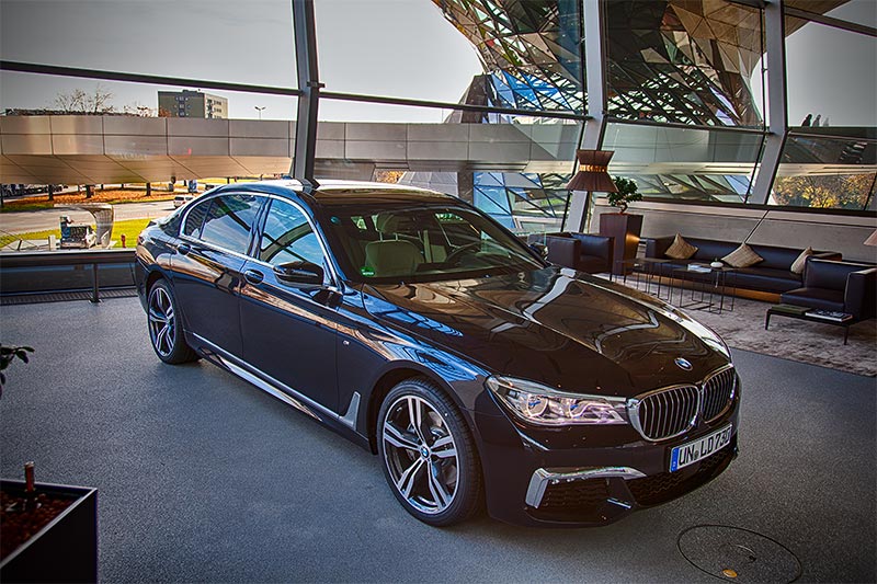 BMW 730Ld (G12), BMW Welt Abholung.