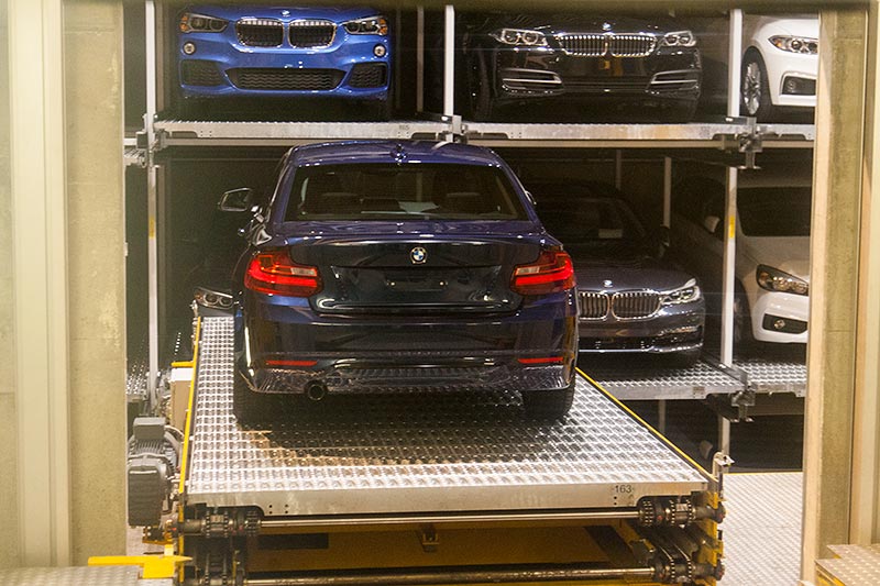 BMW Welt, Fahrzeugspeicher in der BMW Welt.