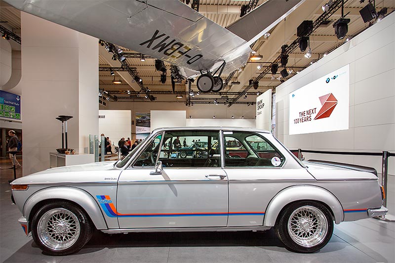 BMW 2002 turbo, mit 4-Zylinder-Reihenmotor, 170 PS, vmax: 211 km/h