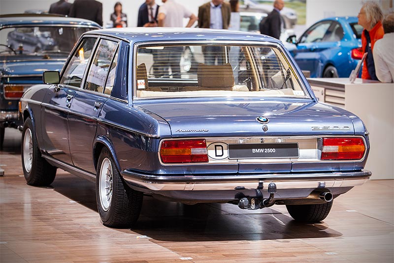 BMW 2500, Baujahr: 1976, Stckzahl: 92.415