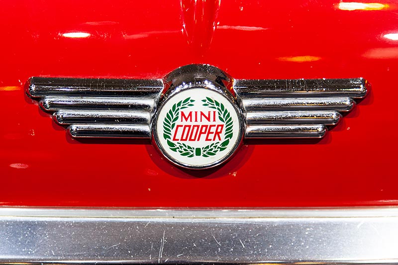 Mini Cooper 1.3 MK5 Gruppe A/H, Logo auf der Motorhaube