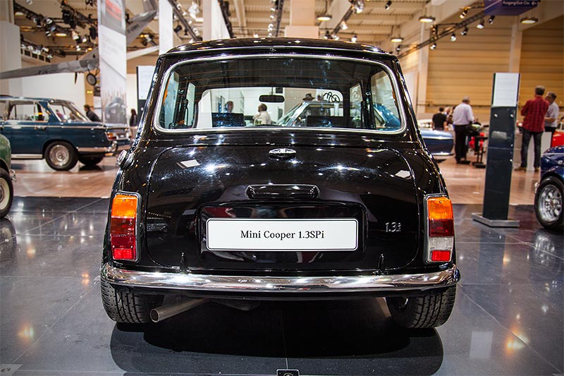 Mini Cooper 1.3 SPi DGH Edition, mit 4-Zylinder-Reihenmotor, Hubraum 1.275 ccm