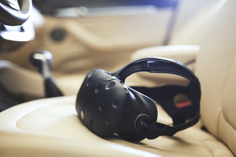 Die Virtual Reality Brille HTC-Vive als Teil des BMW Entwicklungsprozesses.