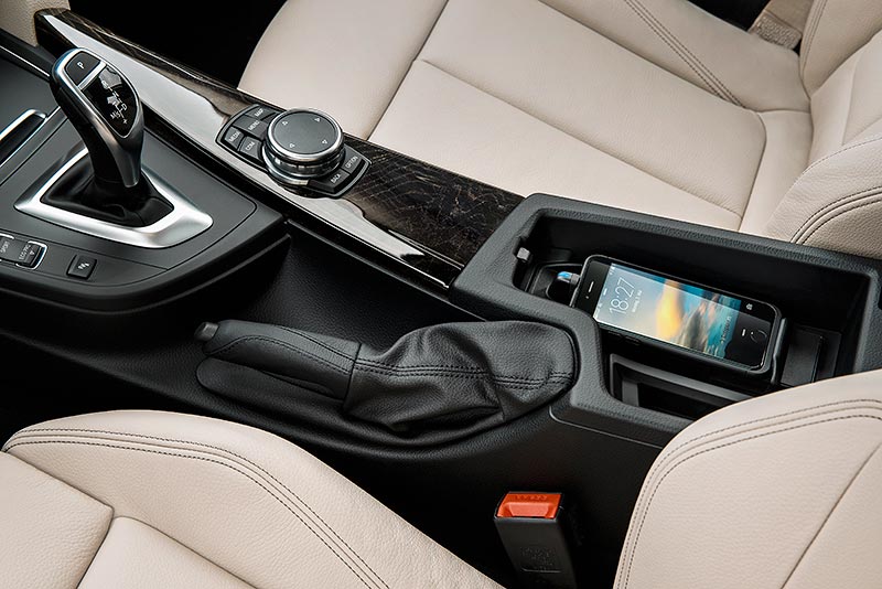 Das im neuen 7er neu eingefhrte Wireless Charging erhlt Einzug in weitere BMW Modelle.