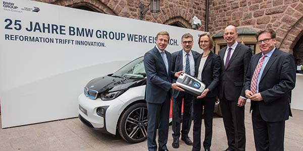 BMW bergibt der Stadt Eisenach fr die Feierlichkeiten zu 500 Jahren Reformation einen BMW i3.