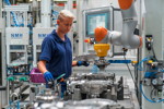 Mensch-Roboter-Kollaboration in der Achsgetriebemontage, BMW Group Werk Dingolfing