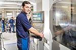 Berufsausbildung im BMW Group Werk Berlin – Auszubildender für den Beruf des Industriemechanikers