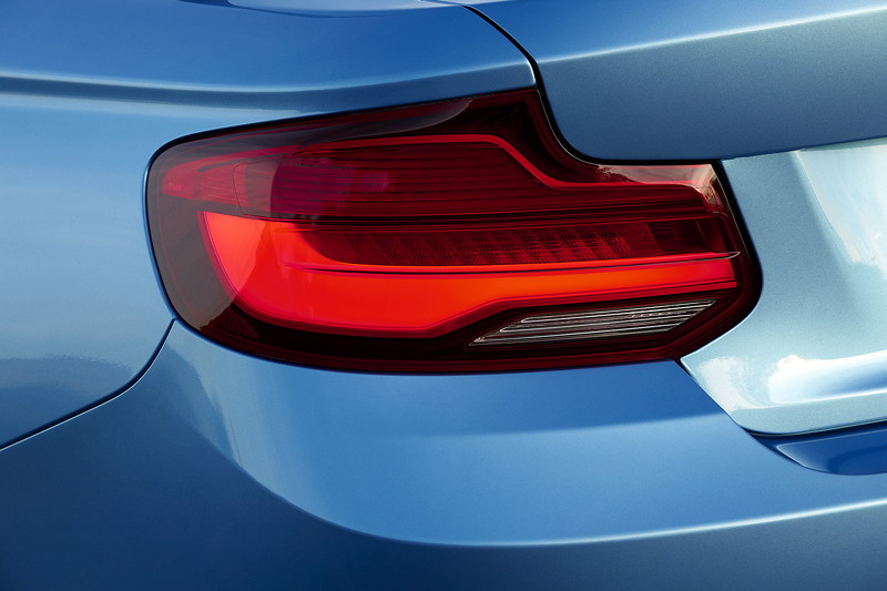 BMW 2er Cabrio, im Rahmen des Facelifts moderat angepasste Rcklichter