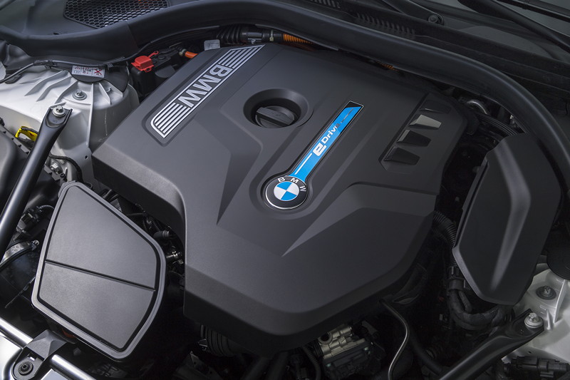 BMW 530e iPerformance, mit 4-Zylinder Benzin- und Elektromotor