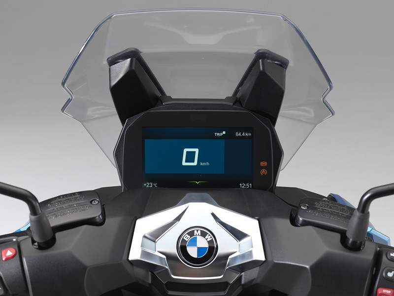 BMW C 400 X, multifunktionale Instrumentenkombination mit6,5 Zoll großem Vollfarb-TFT-Display