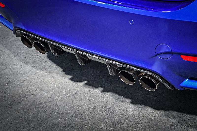 BMW M4 CS, Auspuff-Endrohre