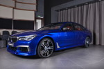 BMW M760Li xDrive M Performance in San Marino Blau mit modifzierten Frontspoiler vom japanischen Tuner '3D Design'.
