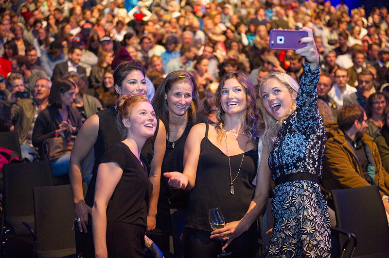 700 G�ste bei der Weltpremiere des Freeride Films 'Shades of Winter: Between' am 07. Oktober 2016 in der BMW Welt.