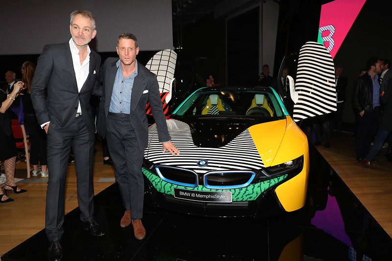 Adrian van Hooydonk und Lapo Elkann (v.l.) bei der BMW i MemphisStyle Weltpremiere; BMW i8.