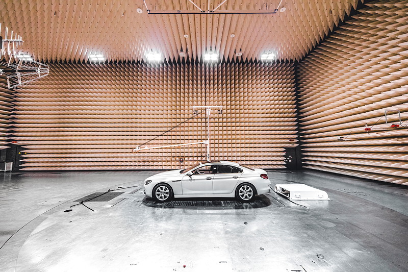 EMV-Absorberhalle zur Untersuchung der elektromagnetischen Vertrglichkeit