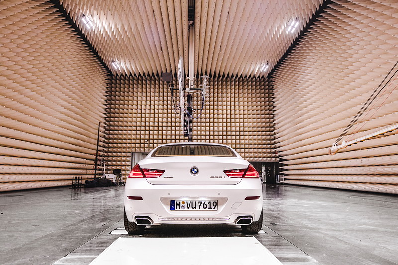 EMV-Absorberhalle zur Untersuchung der elektromagnetischen Vertrglichkeit