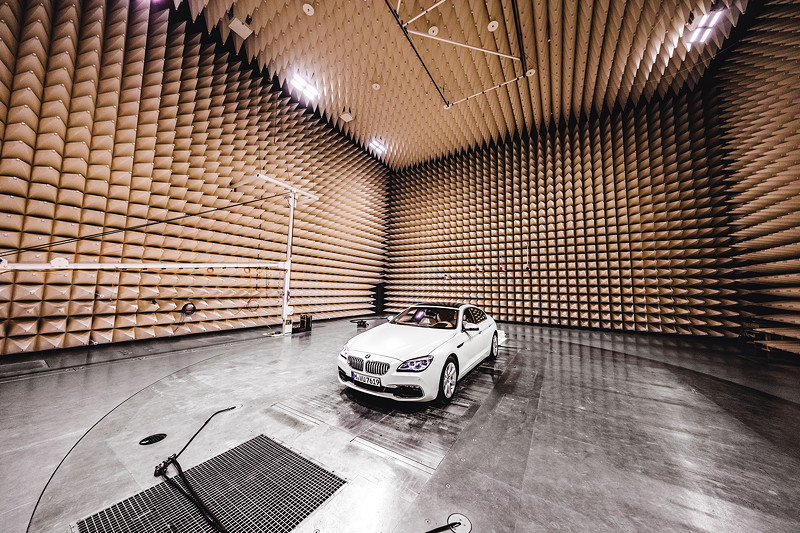 EMV-Absorberhalle zur Untersuchung der elektromagnetischen Vertrglichkeit