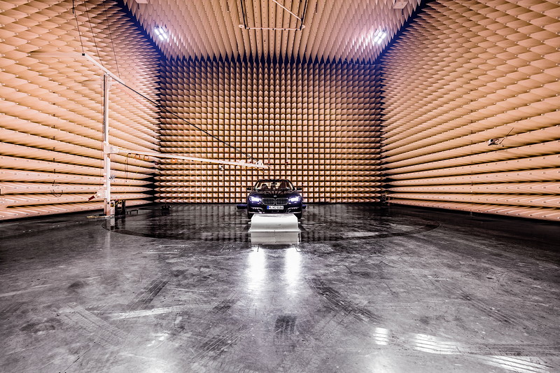 EMV-Absorberhalle zur Untersuchung der elektromagnetischen Vertrglichkeit