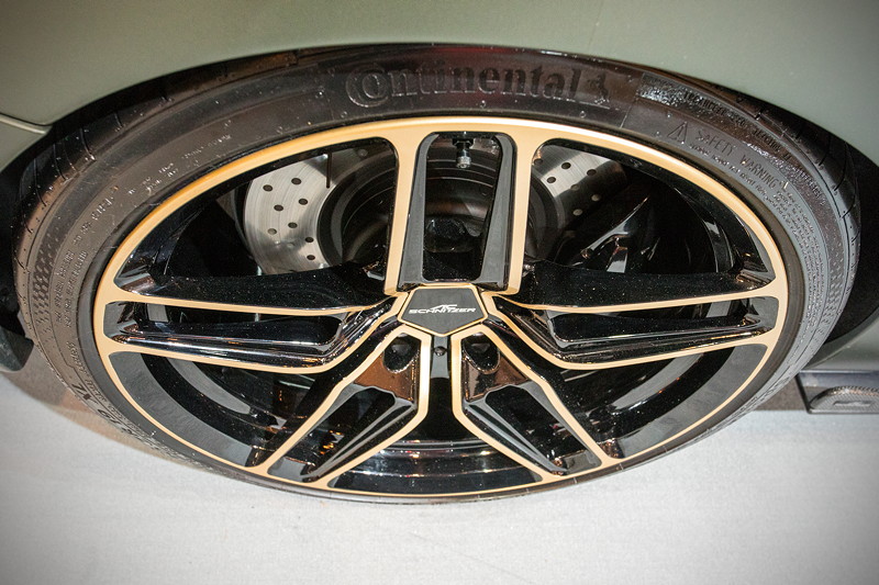 AC Schnitzer ACL2S, Dank Kotflgelverbreiterung mit 235/35 R 19 Reifen vorne und 265/30 R 19 Reifen hinten.