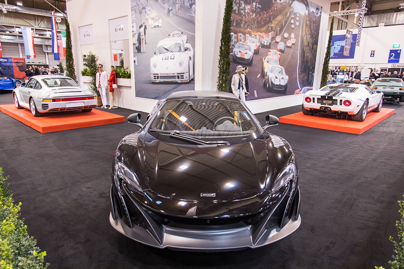 McLaren 675 LT, V8 Biturbo Motor, 675 PS, vmax: 330 km/h.