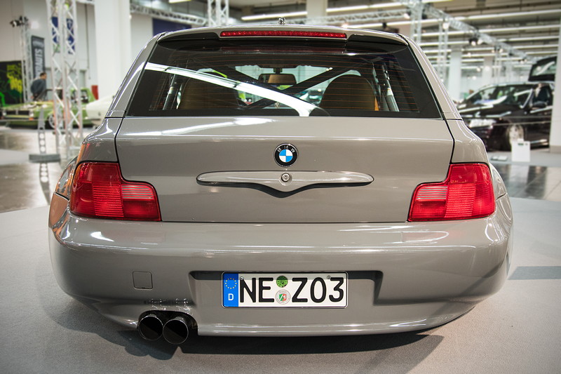 BMW Z3 Coup� mit rot lasierten R�cklichtern, geb�rdelte Radk�sten an der Hinterachse.