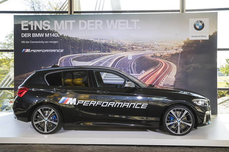 97. Ordentliche Hauptversammlung der BMW AG am 11.05.2017 in der Olympiahalle in Mnchen, BMW M140i (F20)