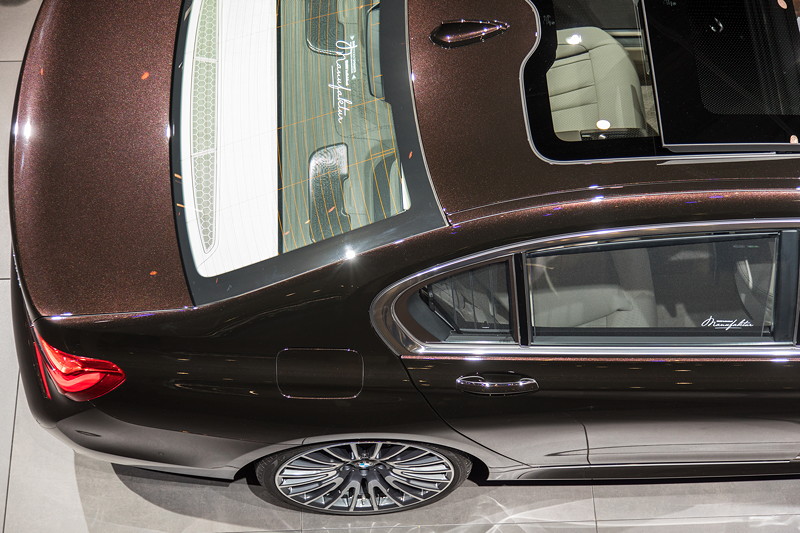 BMW 750Ld Individual, individuell nach Kundenwunsch gestaltete Rollo Schriftz�ge (nicht nach Katalog, sondern individuell zu bestellen)