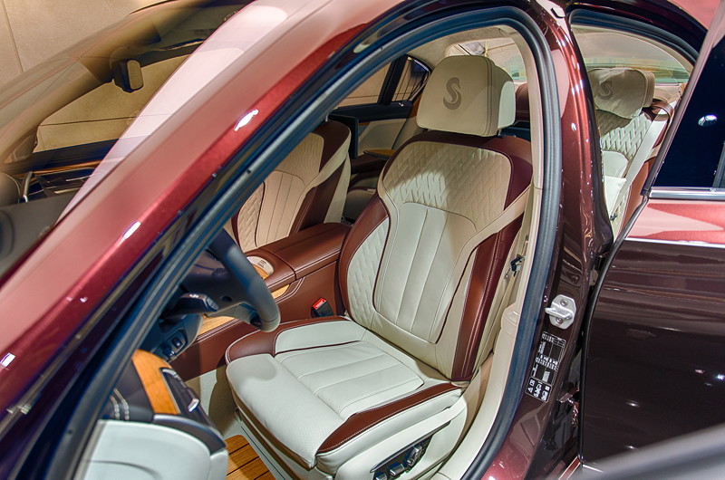 BMW M 760 Li Individual Inspired by Nautor's Swan, Bi-Color Individual Ledersitze