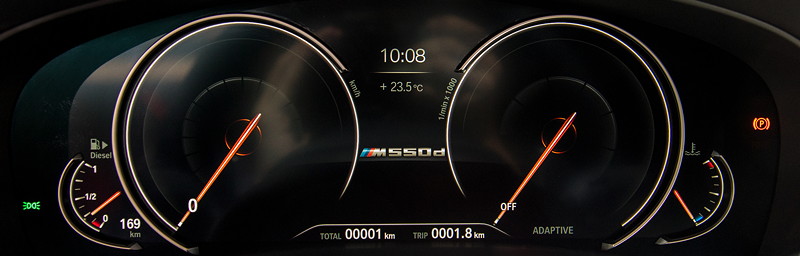 BMW M550d Touring, multifunktionales Instrumentendisplay