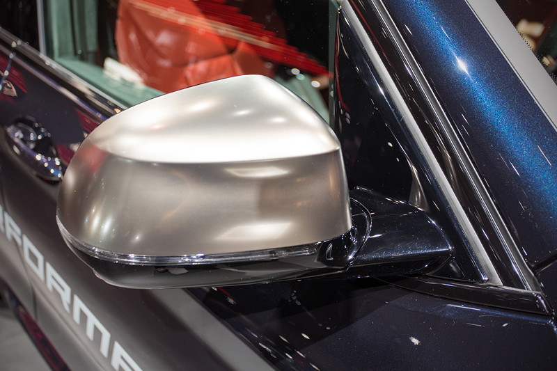 BMW X3 xDrive M40i, das Au�enspiegelgeh�use ist - wie weitere Exterieurdetails - in Ceriumgrau ausgef�hrt