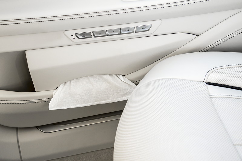 BMW M 760 Li Excellence Individual, BMW Individual Kleenex Box