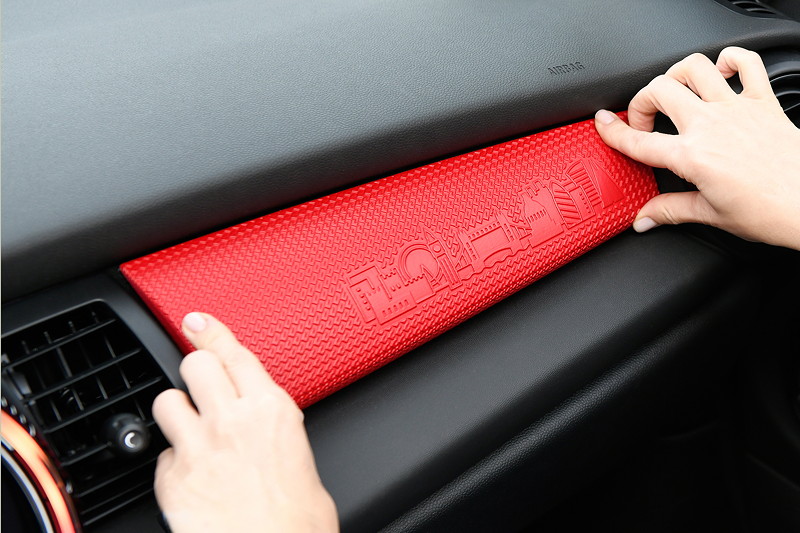 MINI Yours Customised - Dekorleisten f�r die Beifahrerseite.