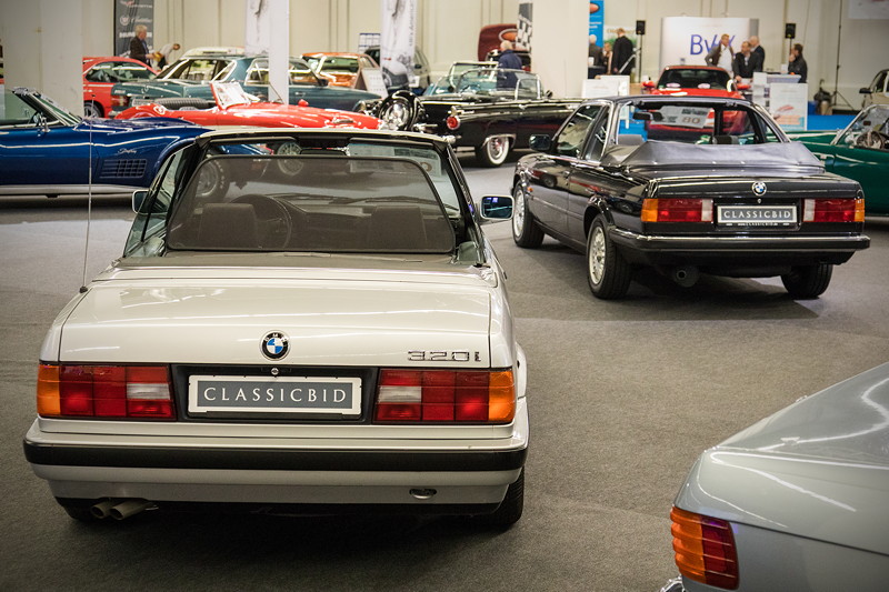 BMW 316 (E30) als Baur Cabriolet aus 1987 (rechts) zu 8.000 Euro und BMW 320i Cabrio (E30) zu 12.500 Euro Startpreis.
