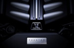 Rolls-Royce Phantom mit Schild 'Hand Built in Goodwood, England' im Motorraum