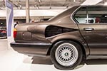 BMW 750iL, V16 (E32), seitliche Öffnung für die Motorkühlung