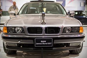 BMW 750iL (E38) James Bond, Fahrzeug aus dem Streifen 'Der Morgen stirbt nie', ausgestellt auf der Techno Classica 2017