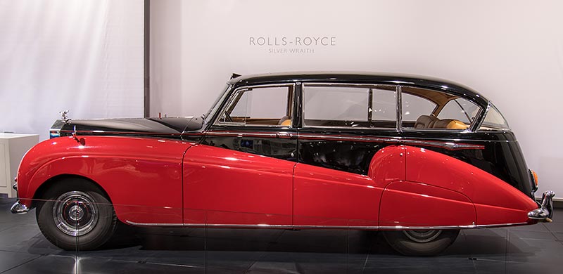 Rolls-Royce Silver Wraith, mit 6-Zylinder-Reihenmotor, 4.887 ccm Hubraum, 160 PS