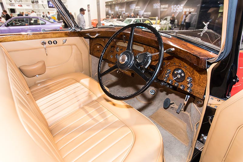 Rolls-Royce Silver Wraith, Innenraum vorne