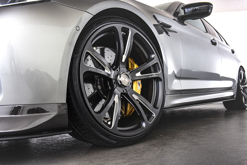 BMW M5 by AC Schnitzer auf AC3 Evo Felgen in Bicolor anthrazit/silber mit Zentralverschluss in grau