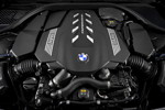 BMW 8er Coupé, V8-Biturbo Motor mit neu entwickelte Twin-Scroll-Turbolader im V-Raum zwischen den Zylinderbänken, 530 PS
