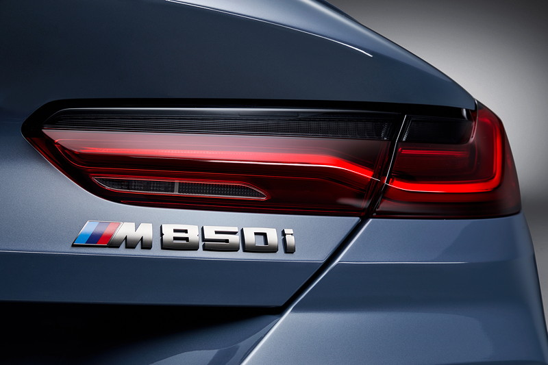 BMW 8er Coup�, M850i Schriftzug auf der Heckklappe