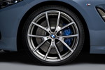 BMW 8er Coupé, 20 Zoll große M Leichtmetallräder, High-Performance-Bereifung, spezifischer M Sportbremsanlage