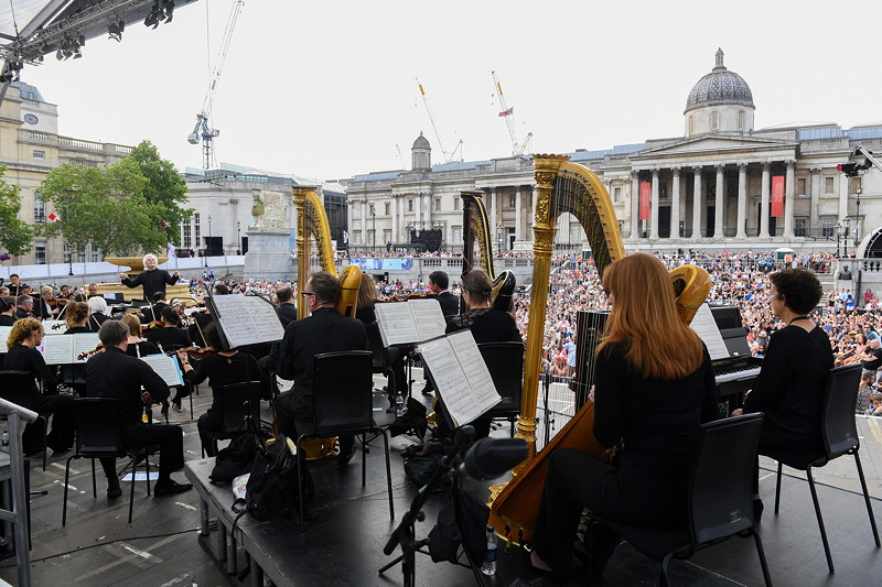 BMW Classics 2018 auf dem Trafalgar Square in London.