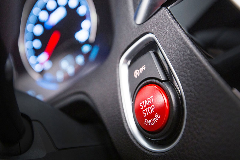 BMW M2 Competition, Start-Stop-Knopf