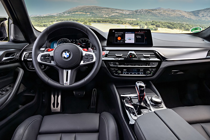 BMW M5 Competition, Cockpit