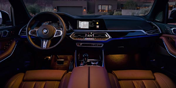 BMW X5, neue Ausfhrung der Option Ambientes Licht, inkl. pulsierender Beleuchtung bei Telefonanruf.