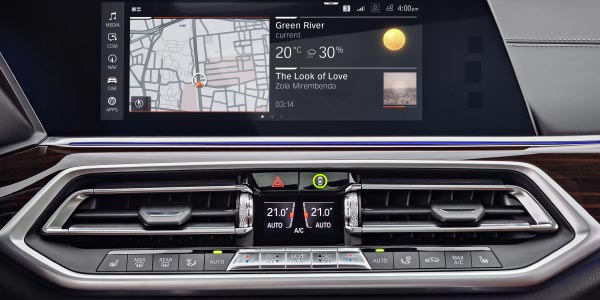 BMW X5 mit 12,3 Zoll großem Control Display mit Touch Funktion.