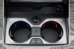 BMW X7 - Interieur, Getränkehalter mit Kühl- und Warmhaltefunktion