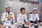 DTM in Spielberg, 23.09.2018. BMW Werksfahrer Philipp Eng, Bruno Spengler und Joel Eriksson im Gespräch.