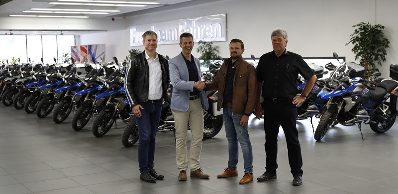 bergabe von 36 BMW Motorrdern an die Edelweiss Bike Travel Reisegesellschaft m.b.H. am 26.04.2018 im BMW Group Kundencenter Mnchen-Freimann